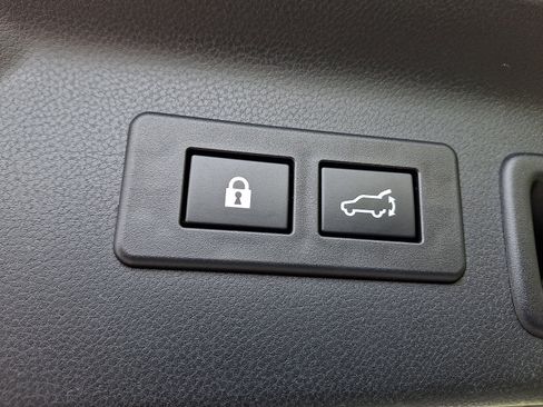 Used 2025 Subaru Forester Limited AWD/4WD image 32