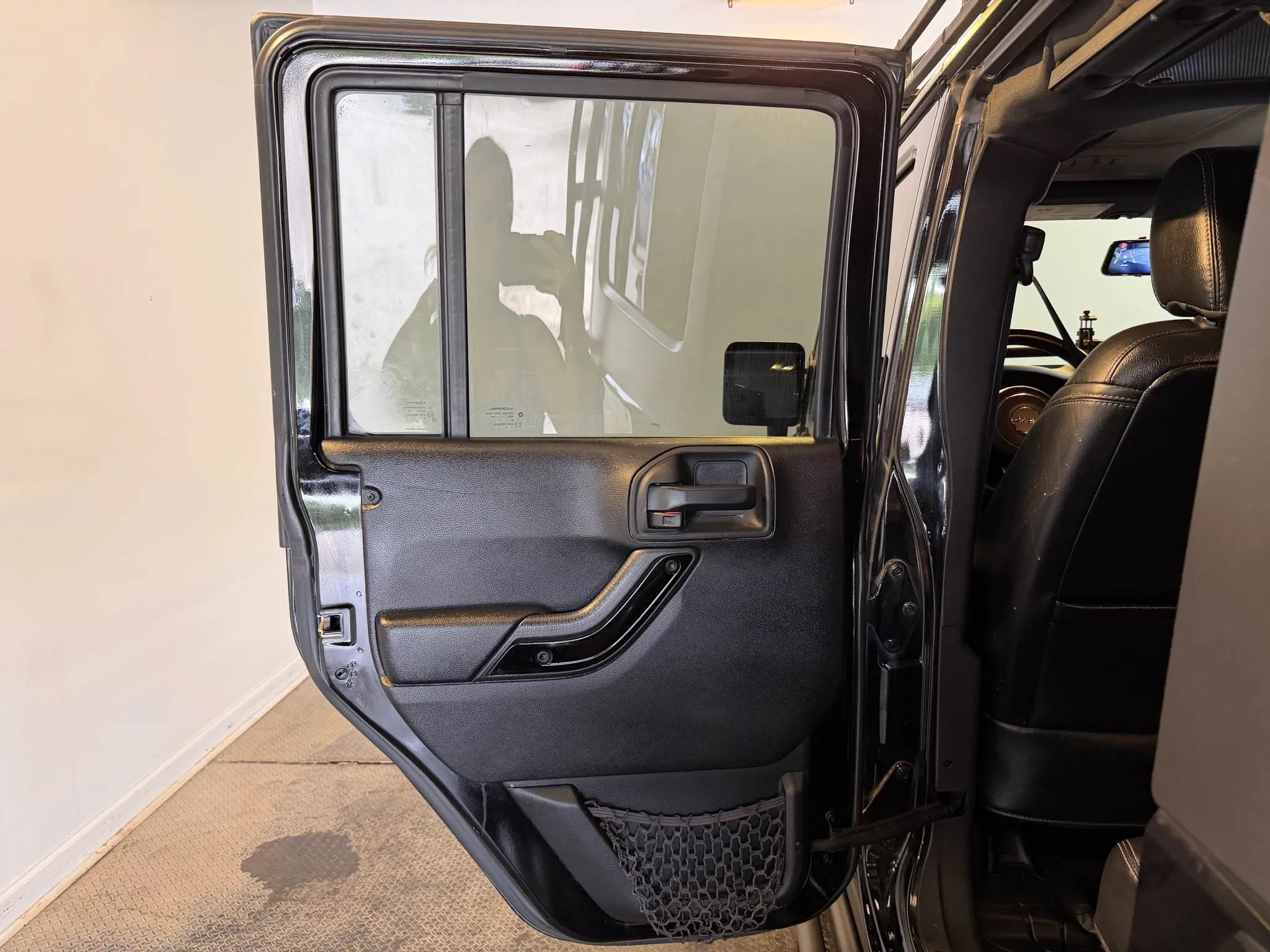 Used 2017 Jeep Wrangler Unlimited Sahara AWD/4WD image 32