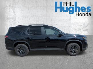 New 2025 Honda Pilot TrailSport video 2