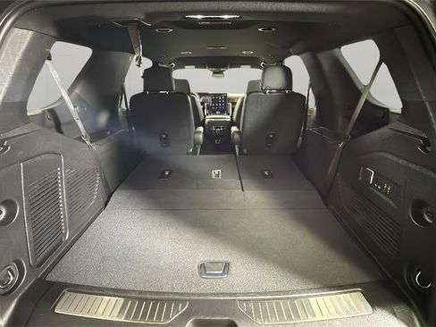 Used 2025 GMC Yukon Denali image 48