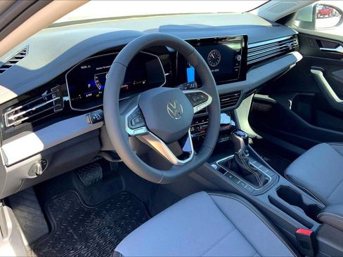 New 2026 Volkswagen Jetta SE FWD image 8