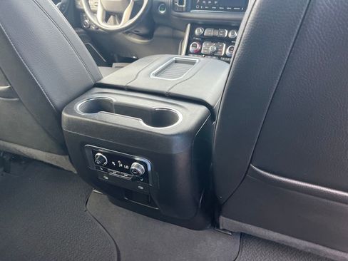 Used 2023 GMC Yukon Denali image 31