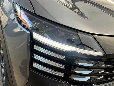 New 2026 Nissan Kicks SV image 18