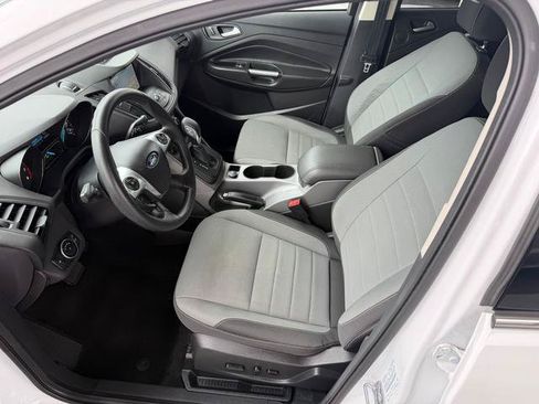 Used 2016 Ford Escape SE w/ Equipment Group 201A FWD image 6