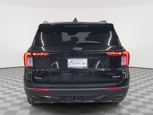 Used 2025 Ford Explorer ST-Line w/ ST-Line Street Pack image 6