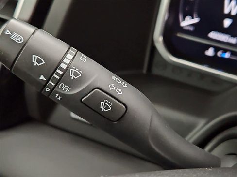 Used 2024 GMC Sierra 3500 Denali Ultimate image 28