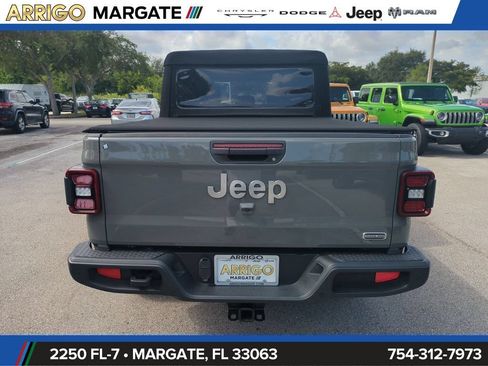 Used 2022 Jeep Gladiator Overland w/ Popular Equipment Package AWD/4WD image 7