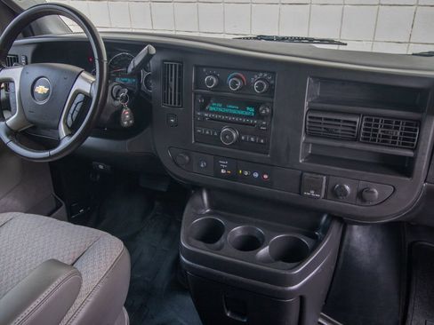 Used 2017 Chevrolet Express 3500 LT w/ LT Preferred Equipment Group image 18