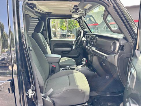 Used 2020 Jeep Wrangler Unlimited Sport AWD/4WD image 7