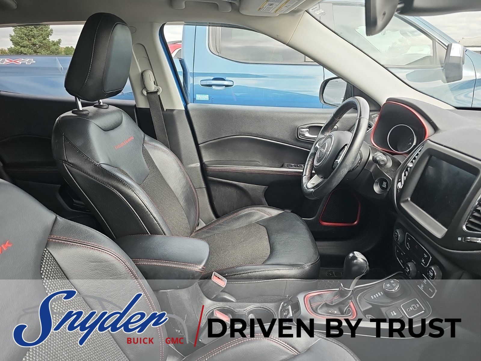 Used 2018 Jeep Compass Trailhawk AWD/4WD image 9