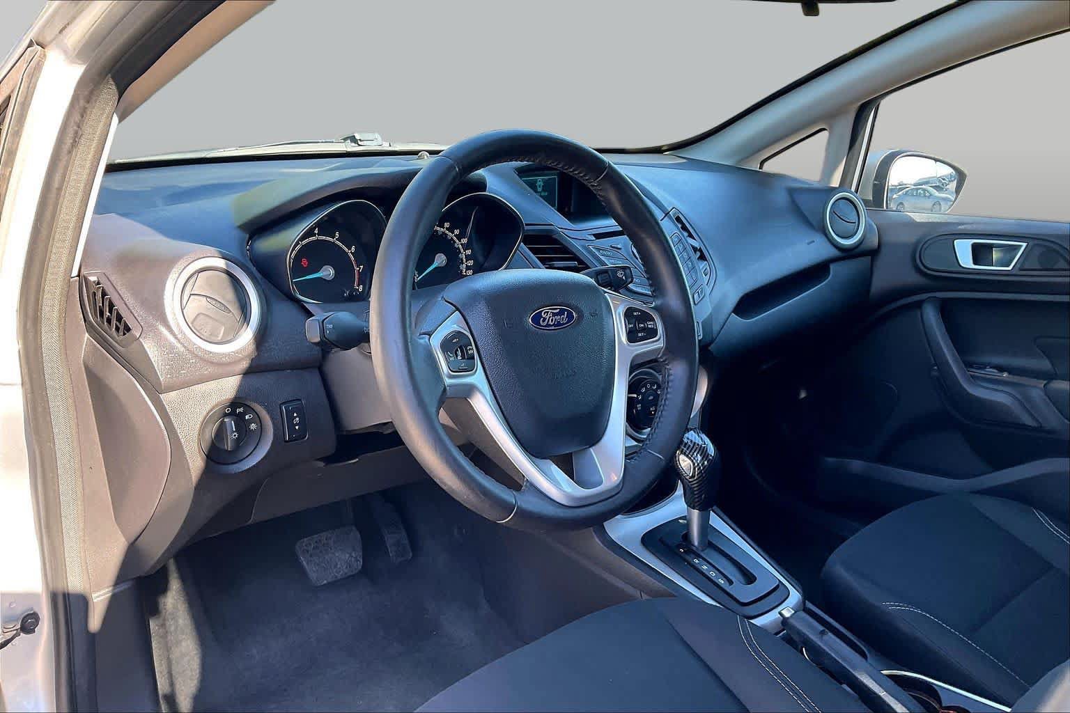 Used 2015 Ford Fiesta SE FWD image 17