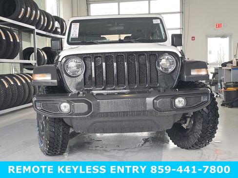 Used 2022 Jeep Wrangler Willys image 9
