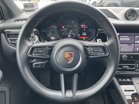 Used 2022 Porsche Macan image 21