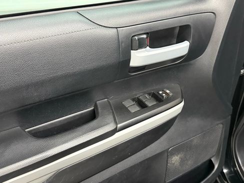 Used 2019 Toyota Tundra SR5 image 29