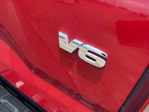 Used 2017 Toyota Tacoma TRD Off-Road AWD/4WD image 12