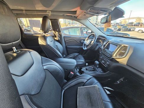 Used 2020 Jeep Cherokee Latitude Plus w/ Comfort/Convenience Group image 10