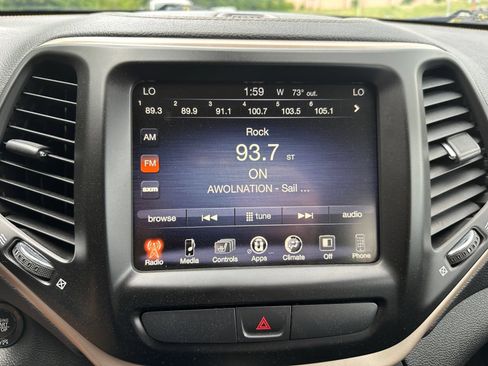 Used 2017 Jeep Cherokee Limited AWD/4WD image 22