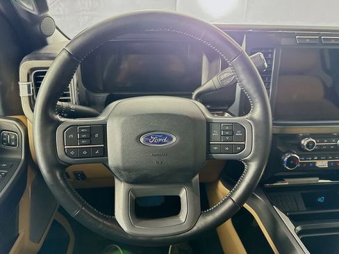 Used 2023 Ford F250 Lariat w/ Chrome Package image 12