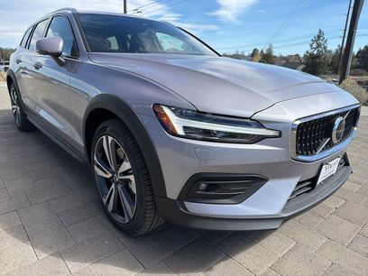 New 2026 Volvo V60 B5 Cross Country Plus w/ Protection Package Premier
