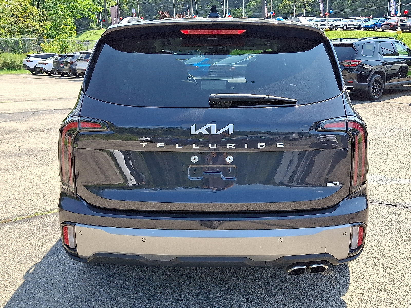 Used 2025 Kia Telluride EX w/ EX Captain's Chair Package AWD/4WD image 5