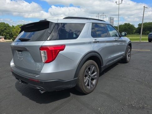 Used 2023 Ford Explorer XLT w/ XLT Sport Appearance Package image 7