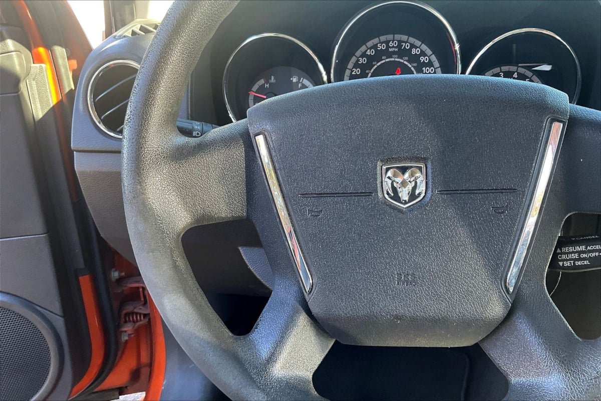 Used 2011 Dodge Caliber Heat FWD image 11