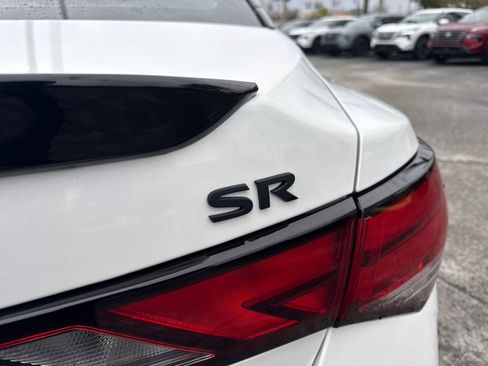 Certified 2022 Nissan Sentra SR w/ Midnight Edition image 7