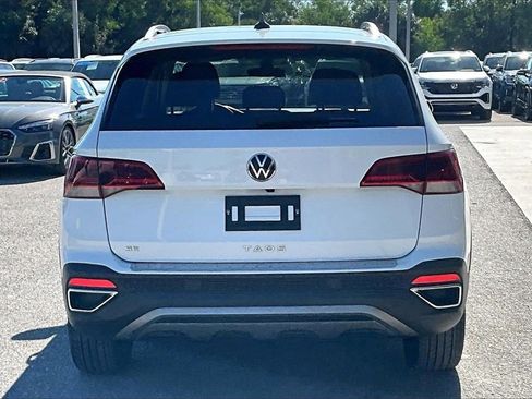 Certified 2023 Volkswagen Taos SE image 6