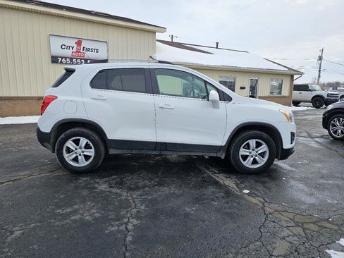 Used 2016 Chevrolet Trax LT w/ LT Convenience Package AWD/4WD image 27
