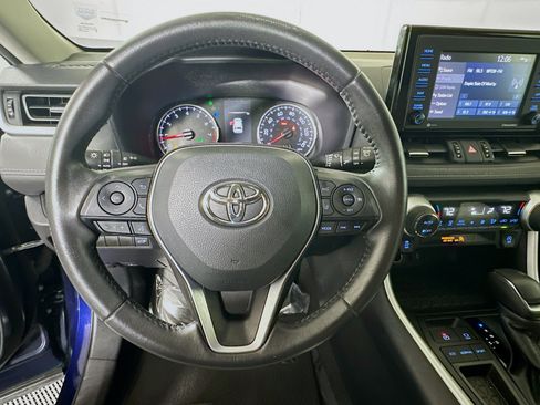 Used 2021 Toyota RAV4 XLE Premium FWD image 15