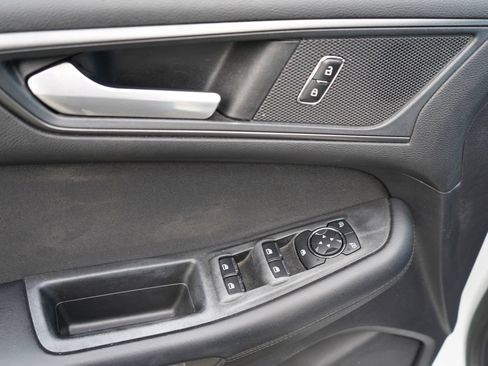 Used 2019 Ford Edge SE FWD image 15