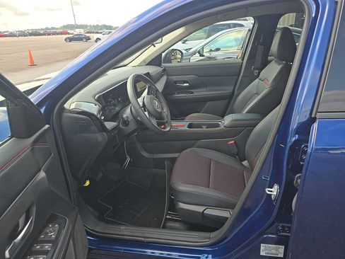 Used 2026 Nissan Kicks SR FWD image 6