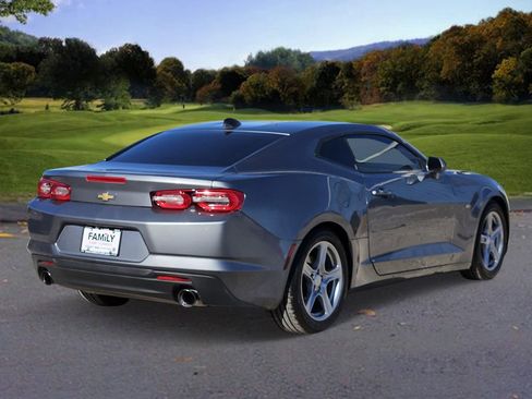 Used 2021 Chevrolet Camaro LT image 4