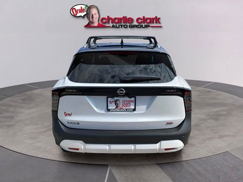 New 2026 Nissan Kicks SR FWD image 5