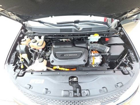 Used 2020 Chrysler Pacifica Limited image 28