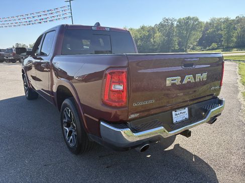 Used 2025 RAM 1500 Laramie AWD/4WD image 3