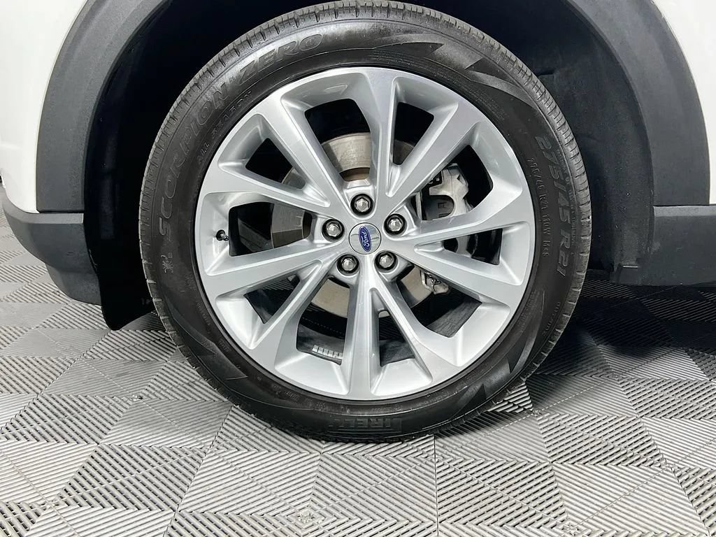 Used 2023 Ford Explorer Platinum w/ Technology Package AWD/4WD image 34