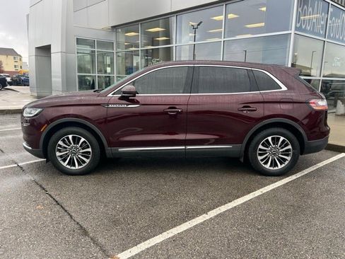 Used 2022 Lincoln Nautilus FWD w/ Premium Package image 2