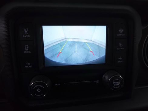 Used 2018 Jeep Wrangler Unlimited Sport image 18