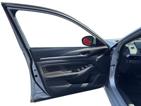 Used 2023 Nissan Altima 2.5 SV w/ SV Premium Package image 13