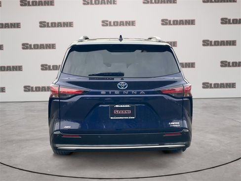 Used 2021 Toyota Sienna Limited w/ Protection Package (TMS) image 4
