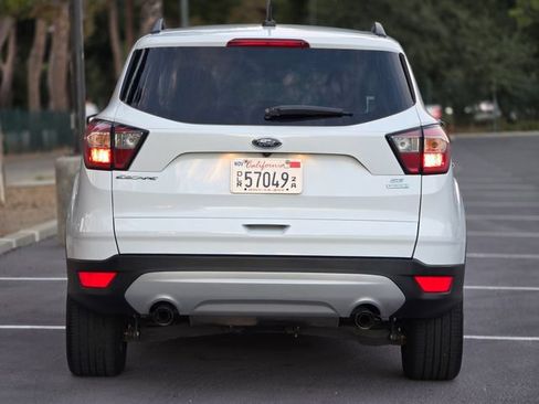 Used 2018 Ford Escape SE FWD image 9