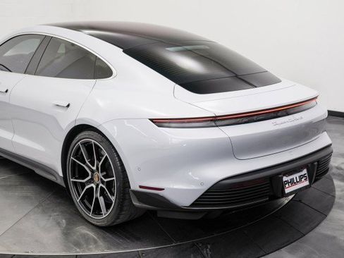 Used 2022 Porsche Taycan Turbo S image 14