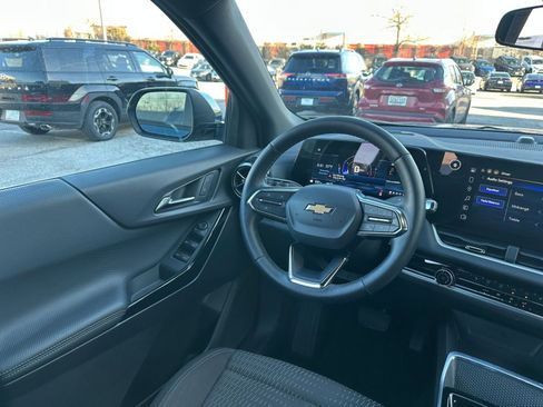 Used 2025 Chevrolet Equinox LT image 33