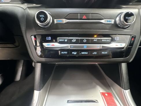 Used 2020 Ford Explorer XLT w/ Equipment Group 202A image 17