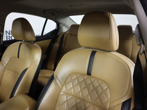 Certified 2021 Nissan Sentra SV w/ SV Premium Package image 9