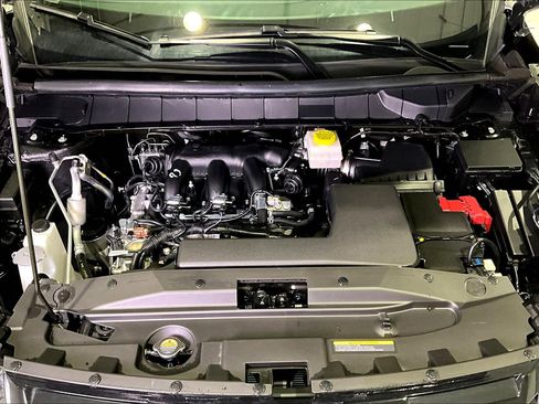 Used 2025 Nissan Pathfinder S image 29