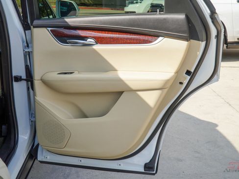 Used 2017 Cadillac XT5 Luxury w/ Driver Awareness Package image 25