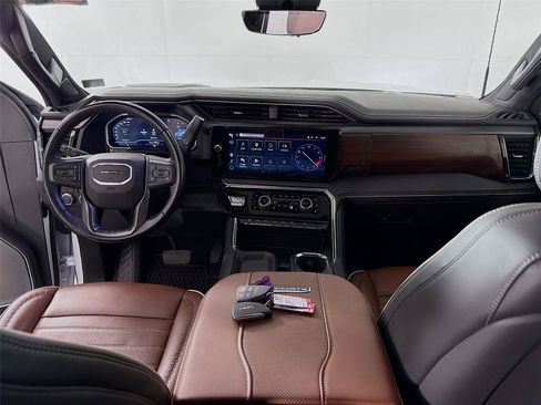 Used 2024 GMC Sierra 2500 Denali Ultimate AWD/4WD image 27