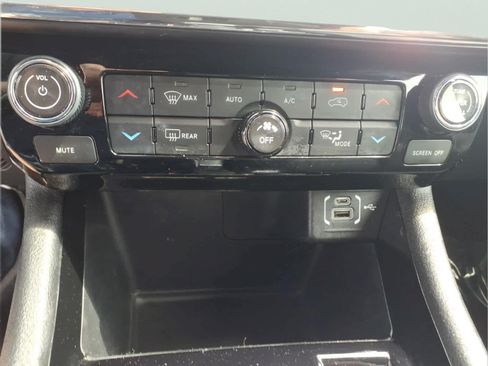 Used 2024 Jeep Compass Limited AWD/4WD image 19